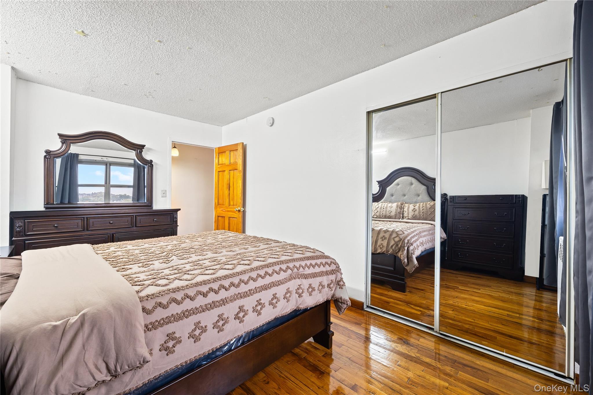 #13 photo, 3410 de reimer Avenue, ブロンクス区 Bronx , NY 10475