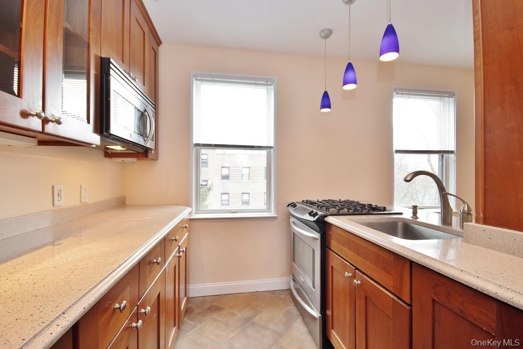 #12 photo, 14 S Broadway, Irvington , NY 10533