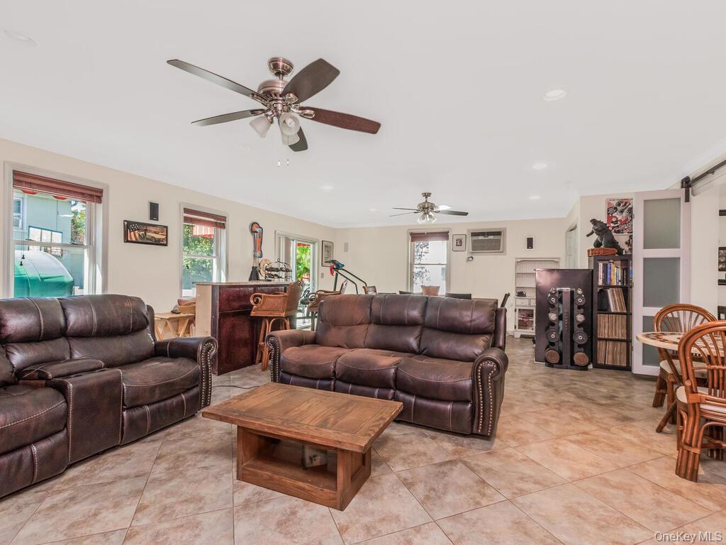 #12 photo, 393 City Island Avenue, ブロンクス区 Bronx , NY 10464