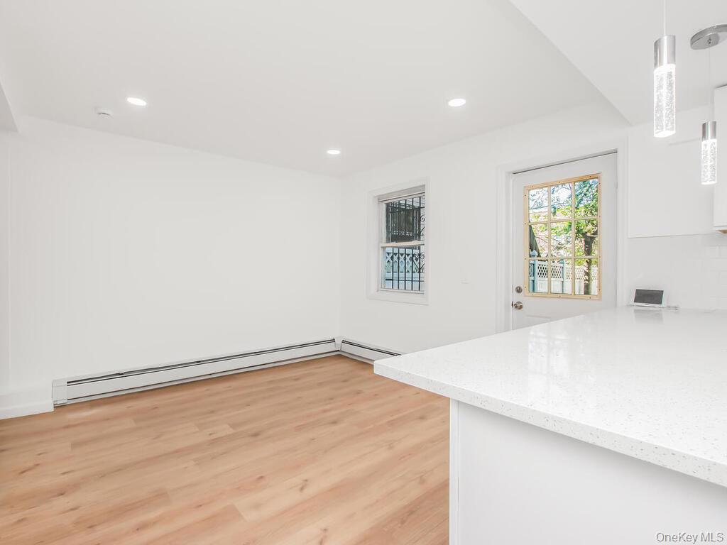 #12 photo, 10220 189th Street, クイーンズ区 Hollis , NY 11423