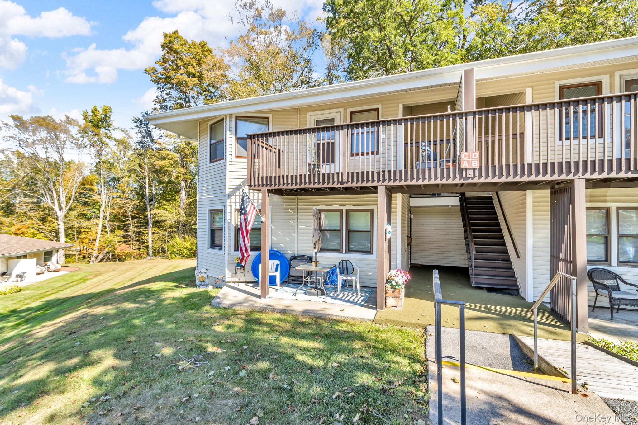 #4 photo, 34C Warwick Place, Yorktown Heights , NY 10598