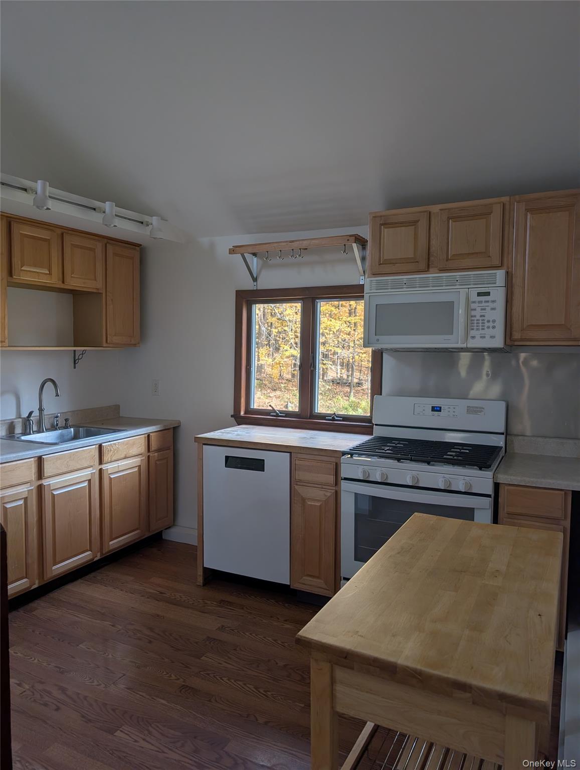 #9 photo, 84 Foster Road, Middletown , NY 10941