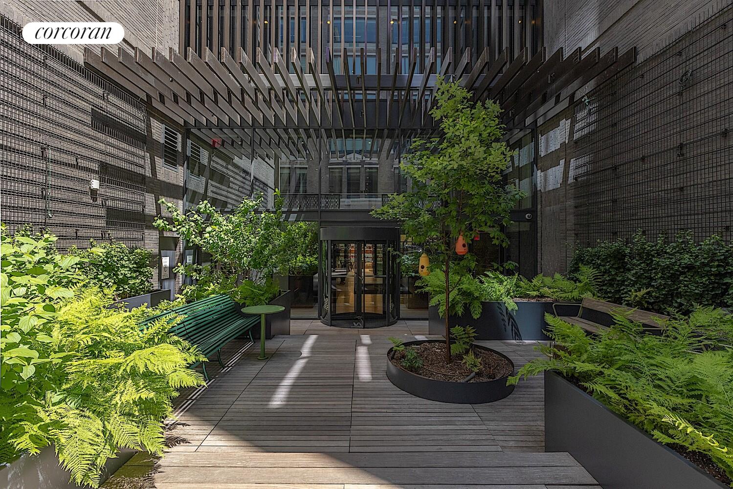 #21 photo, New York City, マンハッタン Hells Kitchen , NY 10036