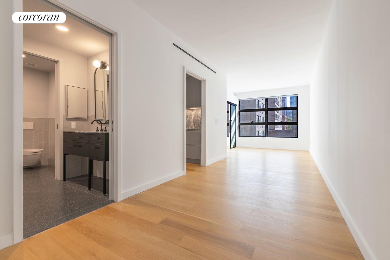 #3 photo, New York City, マンハッタン Hells Kitchen , NY 10036