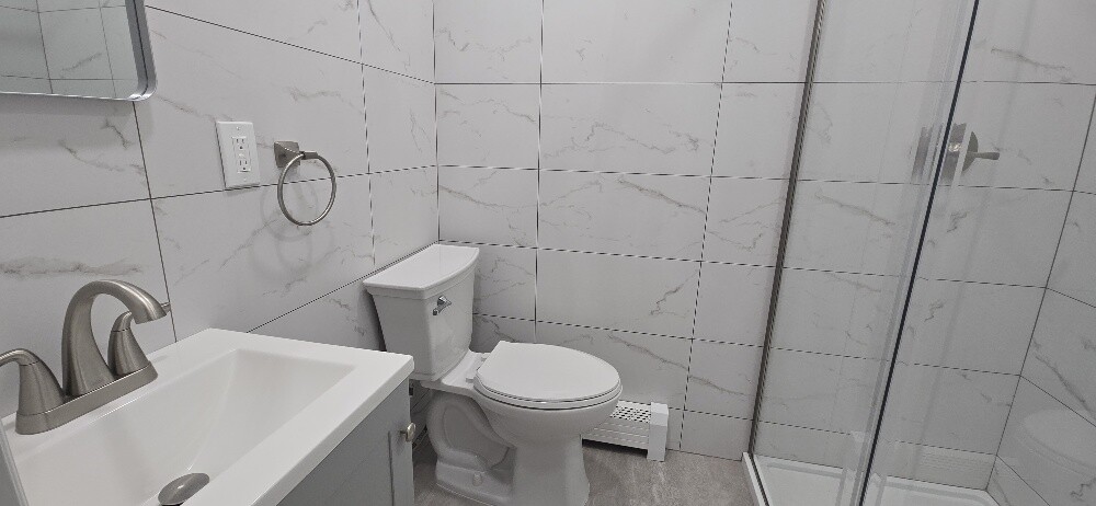 #8 photo, Maspeth, クイーンズ区 Maspeth , NY 11377