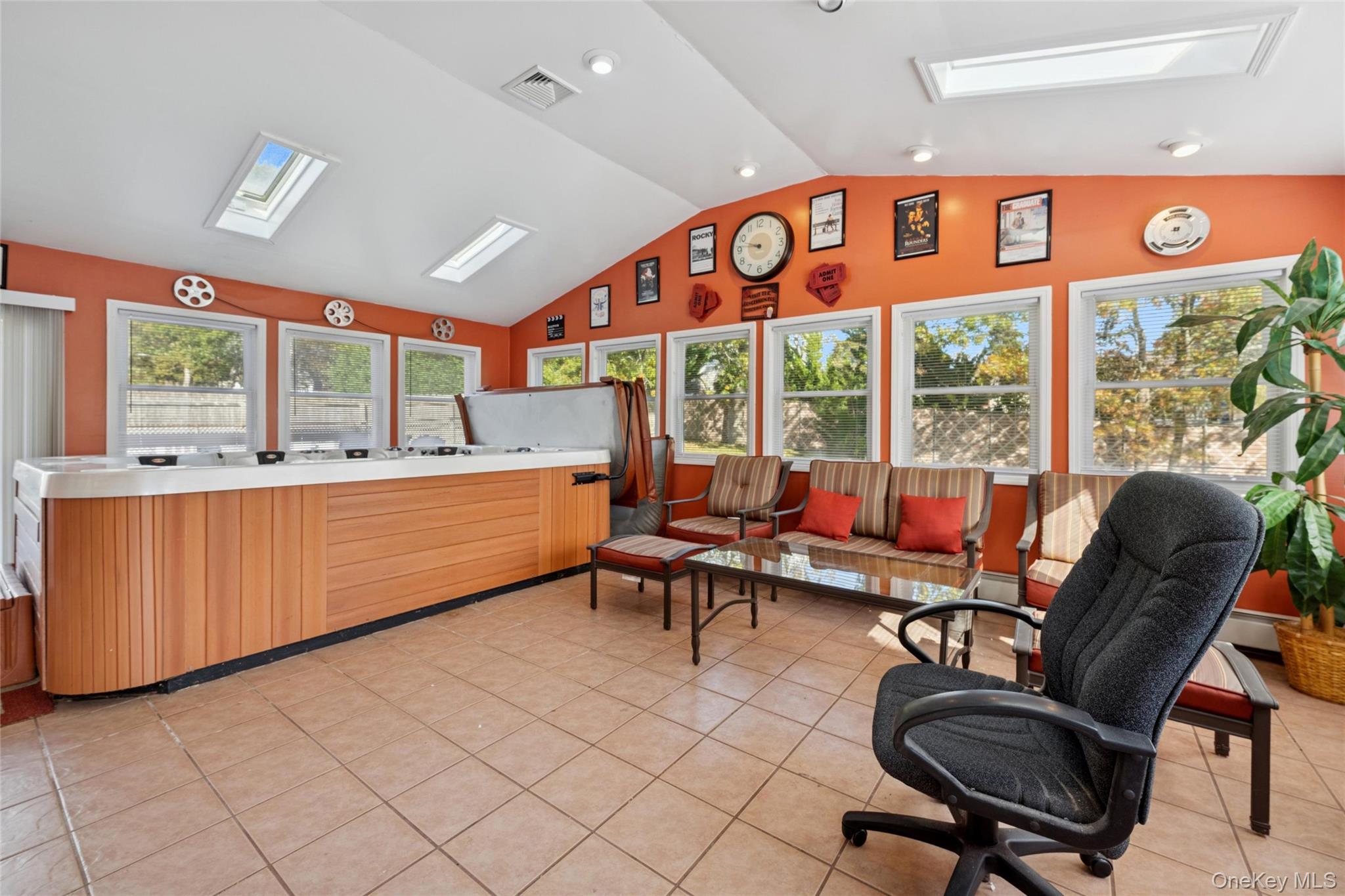 #15 photo, 19 Broadway Avenue, サフォーク郡 Holtsville , NY 11742