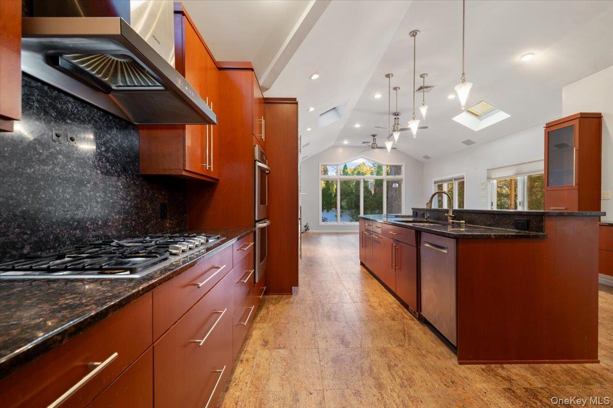 #14 photo, 25 Belmont Drive, Roslyn Heights , NY 11577