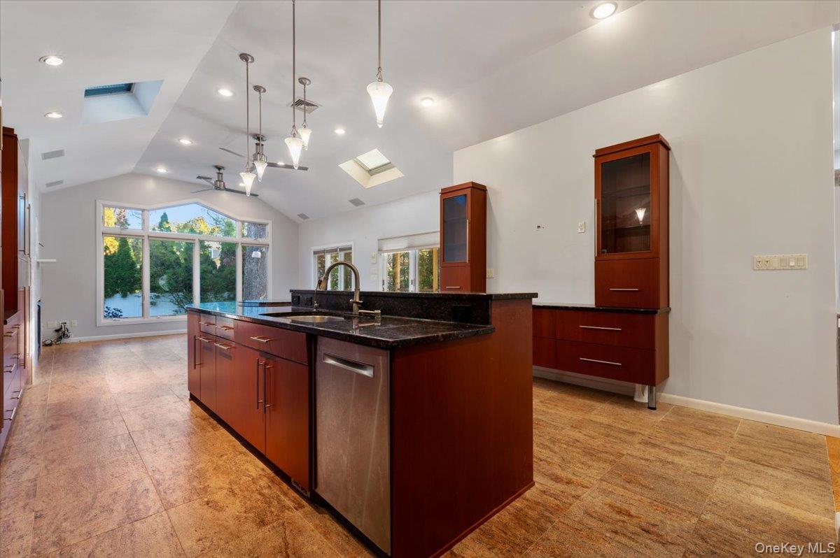 #15 photo, 25 Belmont Drive, Roslyn Heights , NY 11577