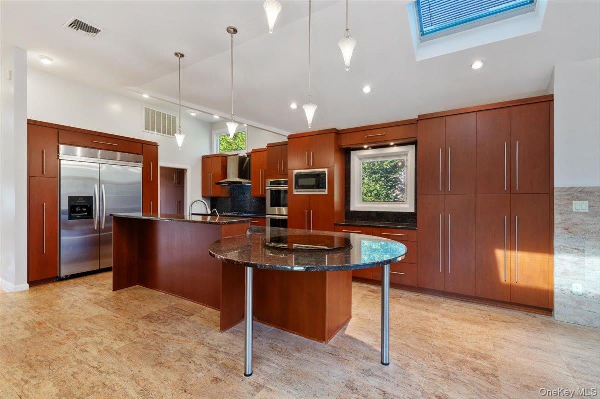 #16 photo, 25 Belmont Drive, Roslyn Heights , NY 11577