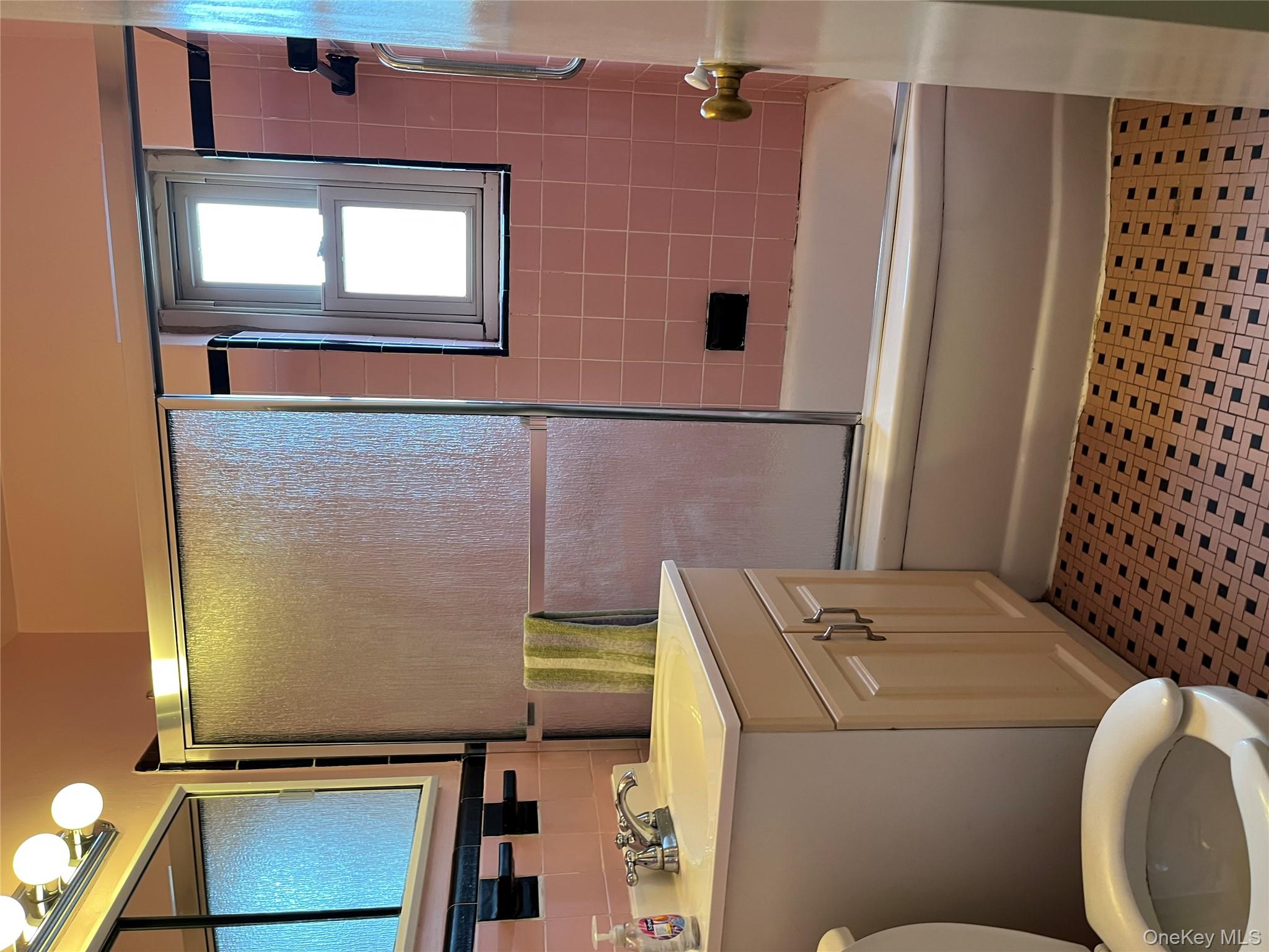 #7 photo, 66-10 149th Street, Flushing , NY 11367