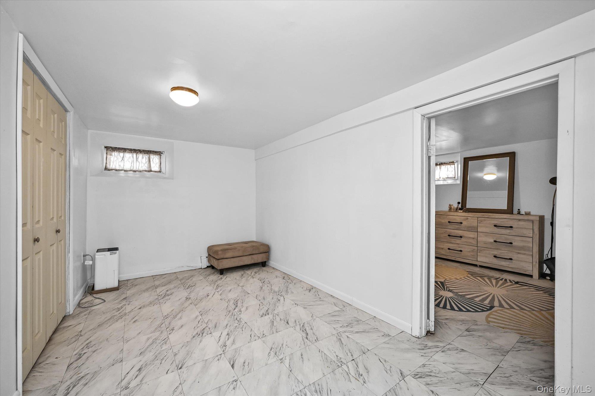 #12 photo, 16 E Chestnut Street, サフォーク郡 Central Islip , NY 11722