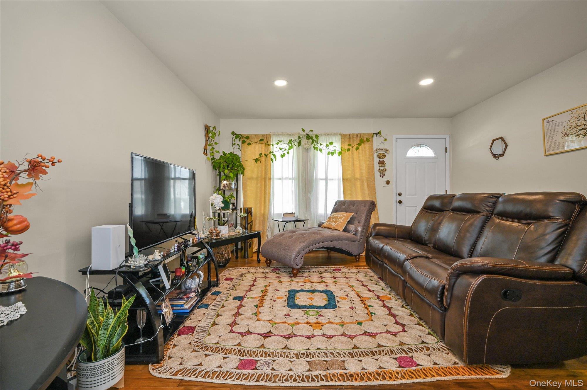 #2 photo, 16 E Chestnut Street, サフォーク郡 Central Islip , NY 11722