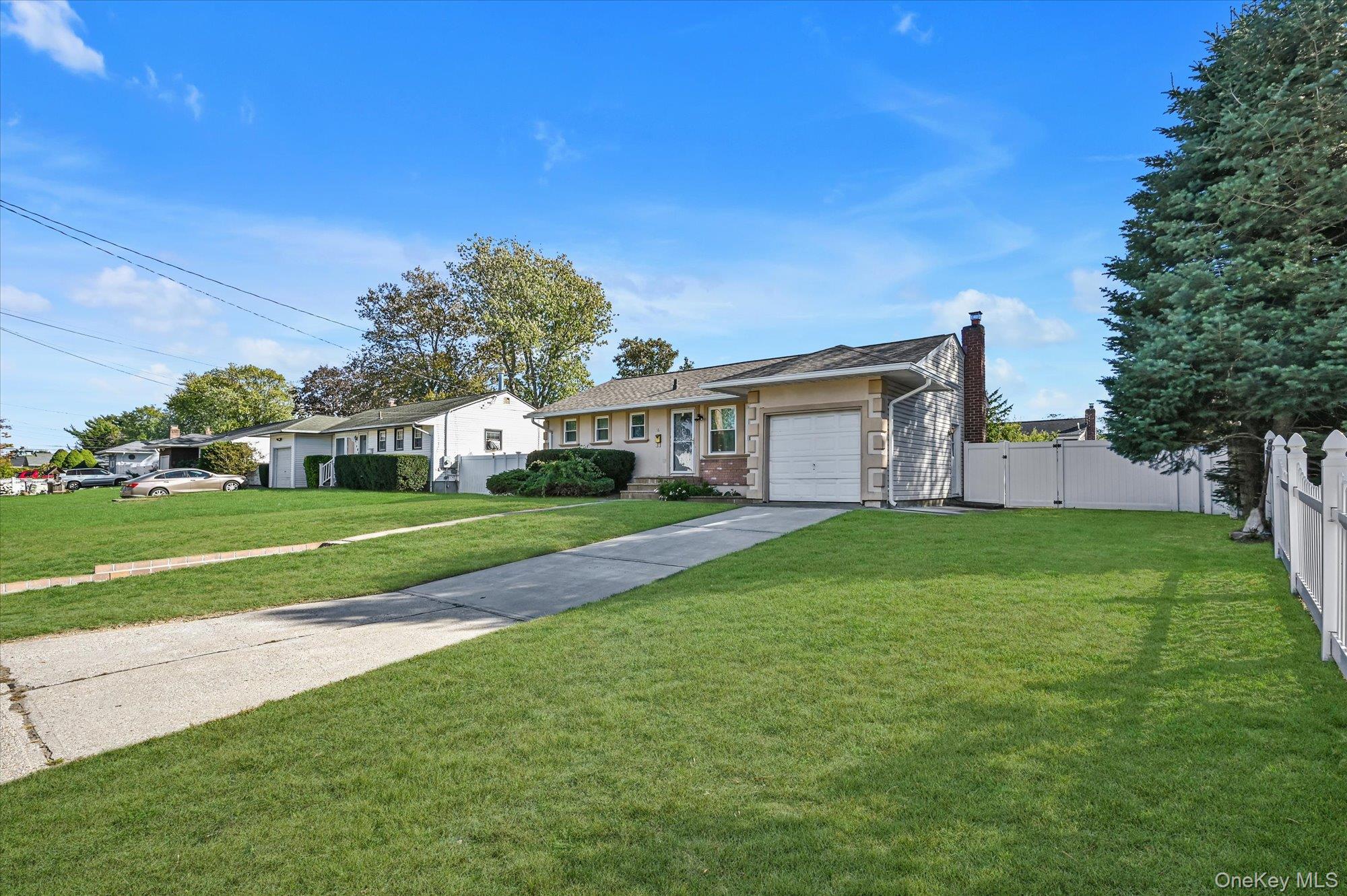 #20 photo, 16 E Chestnut Street, サフォーク郡 Central Islip , NY 11722