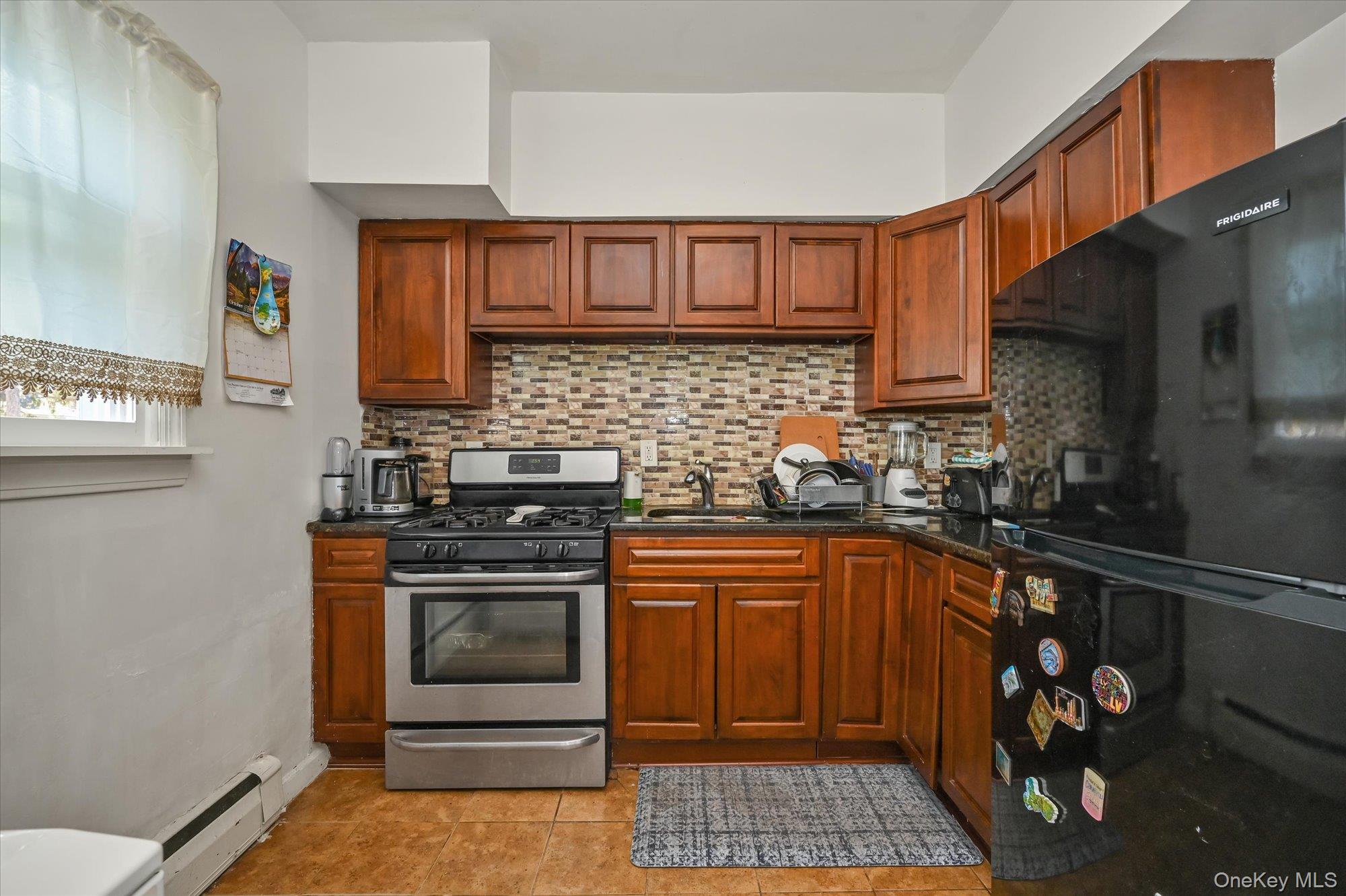 #5 photo, 16 E Chestnut Street, サフォーク郡 Central Islip , NY 11722