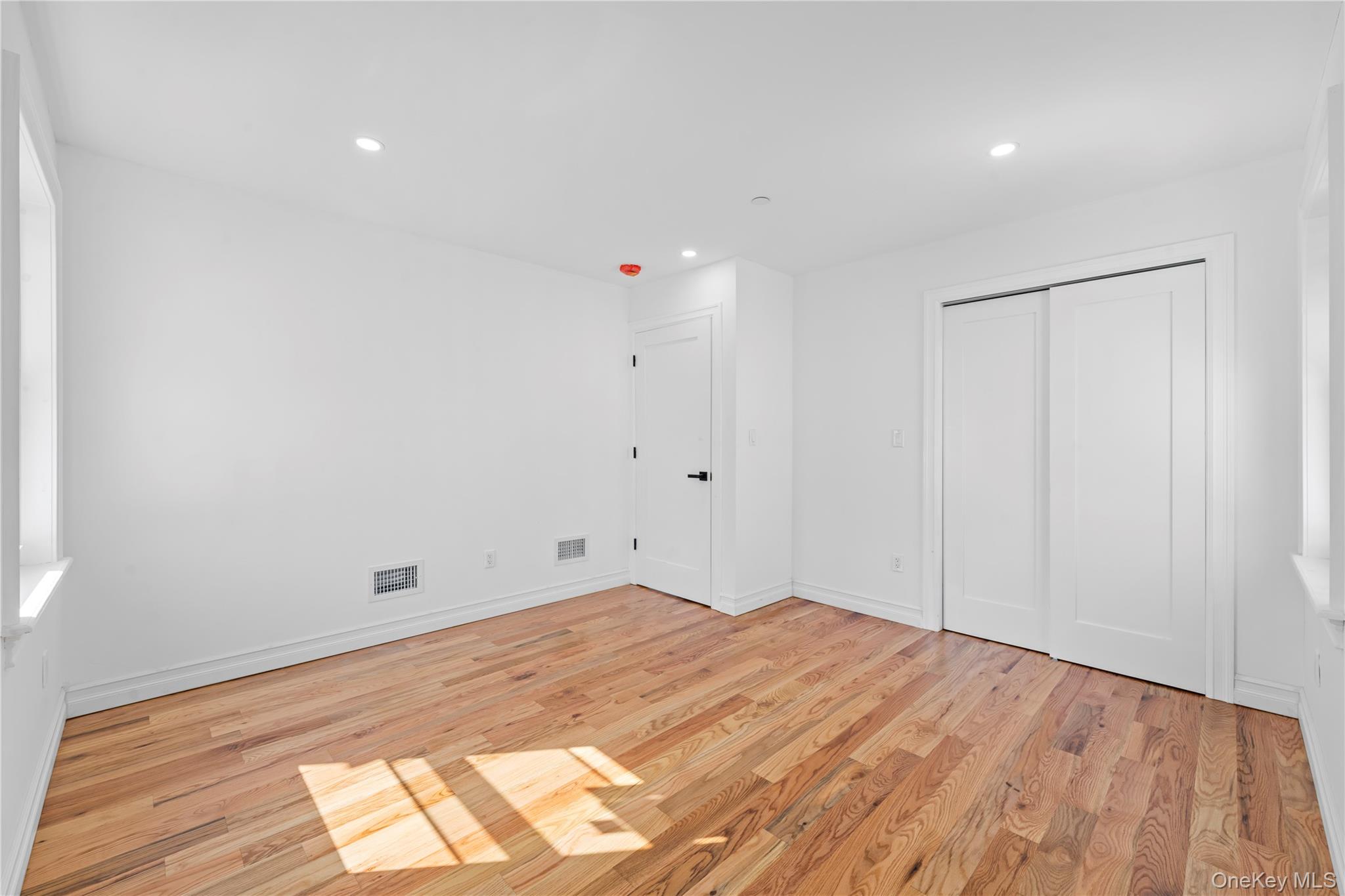 #10 photo, 258-14 147 Road, クイーンズ区 Rosedale , NY 11422