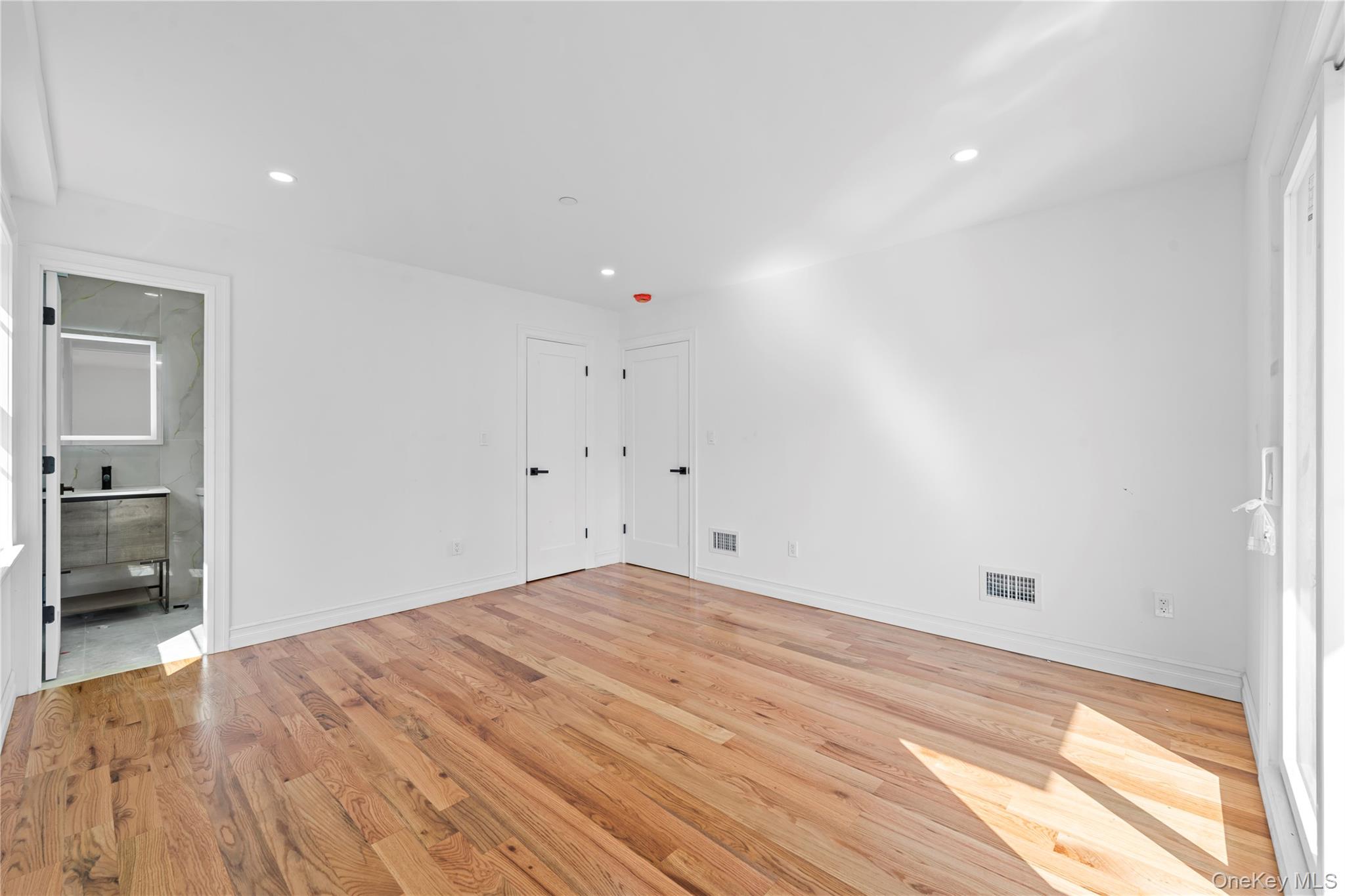 #7 photo, 258-14 147 Road, クイーンズ区 Rosedale , NY 11422