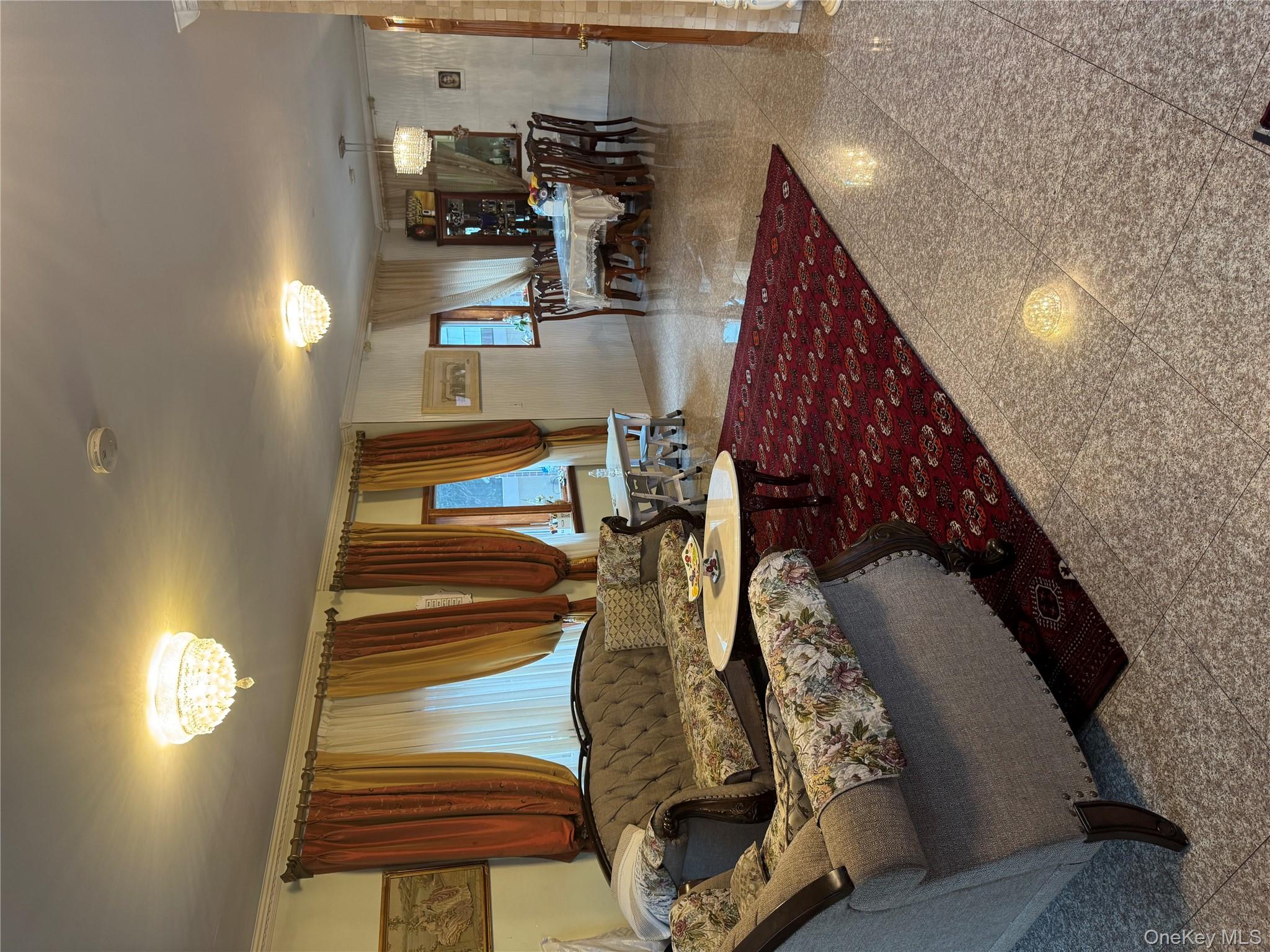 #3 photo, 14163 73rd Terrace, クイーンズ区 Kew Gardens , NY 11367