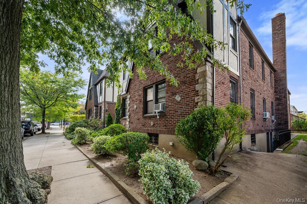 #13 photo, 43-24 208th Street, Bayside , NY 11361