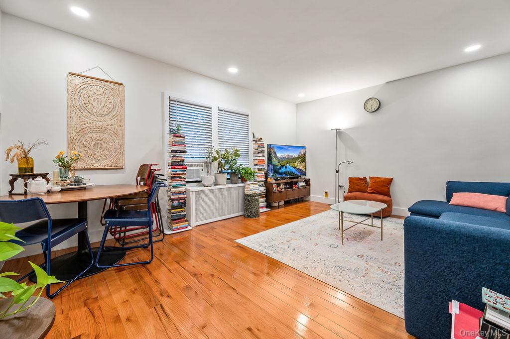 #5 photo, 43-24 208th Street, Bayside , NY 11361