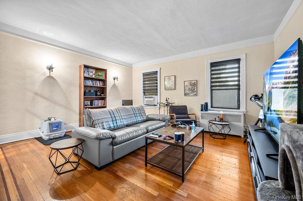 #9 photo, 43-24 208th Street, Bayside , NY 11361