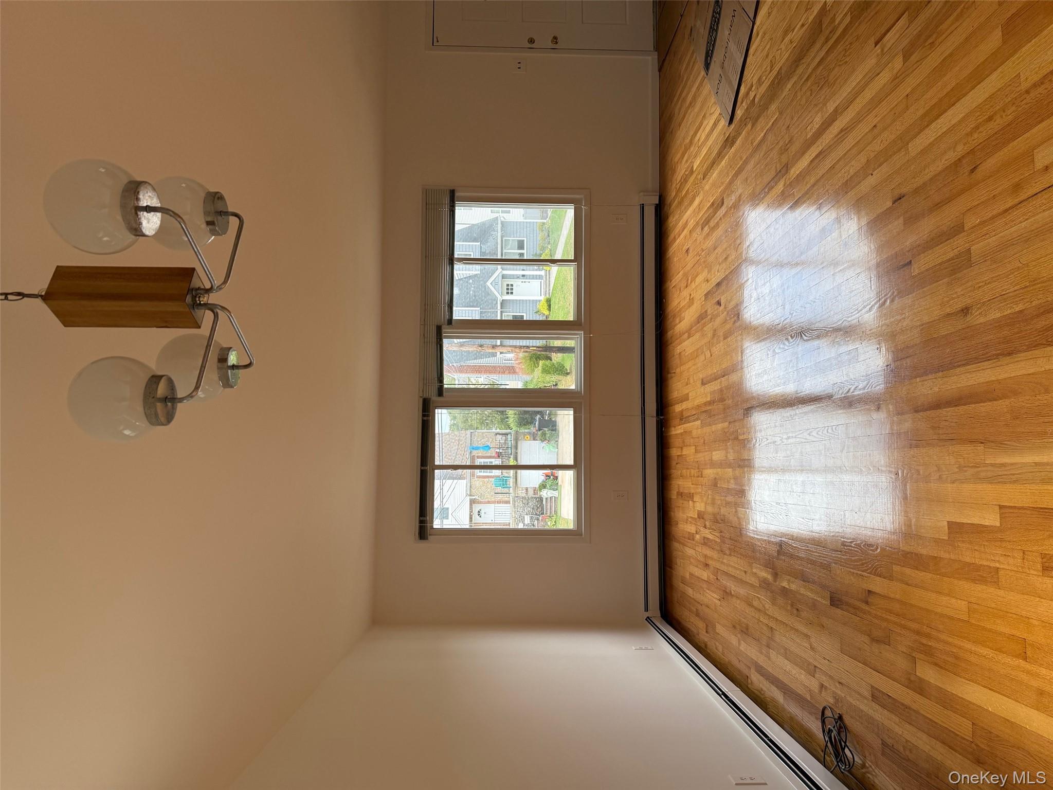 #3 photo, 16 Firwood Road, ナッソー郡 Port Washington , NY 11050