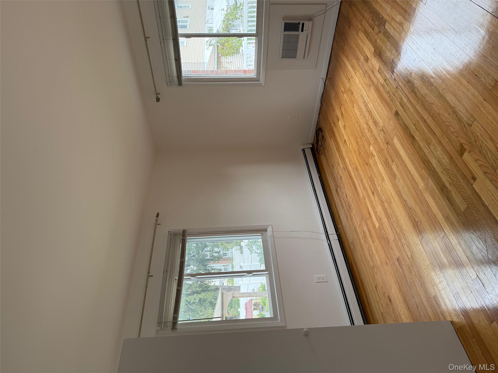 #4 photo, 16 Firwood Road, ナッソー郡 Port Washington , NY 11050