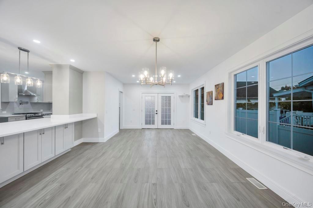 #13 photo, 99 N Corona Avenue, ナッソー郡 Valley Stream , NY 11580