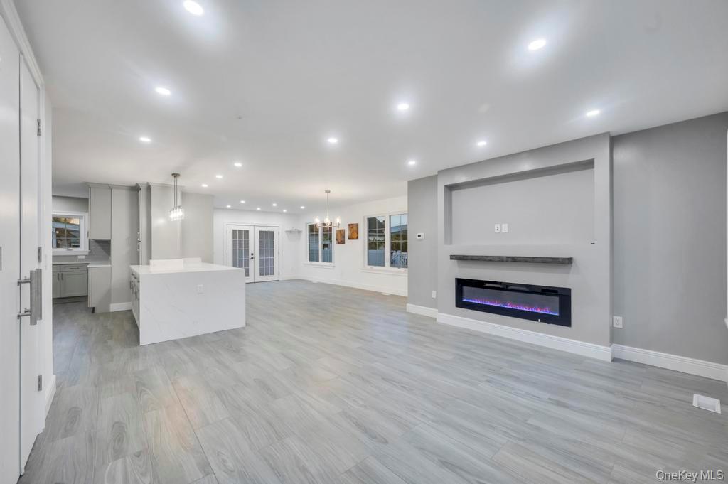 #4 photo, 99 N Corona Avenue, ナッソー郡 Valley Stream , NY 11580