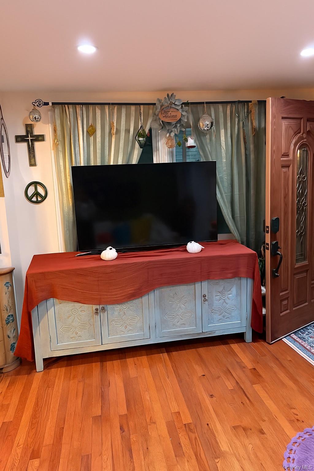 #5 photo, 23 Edgewood Avenue, Port Jefferson Station , NY 11776