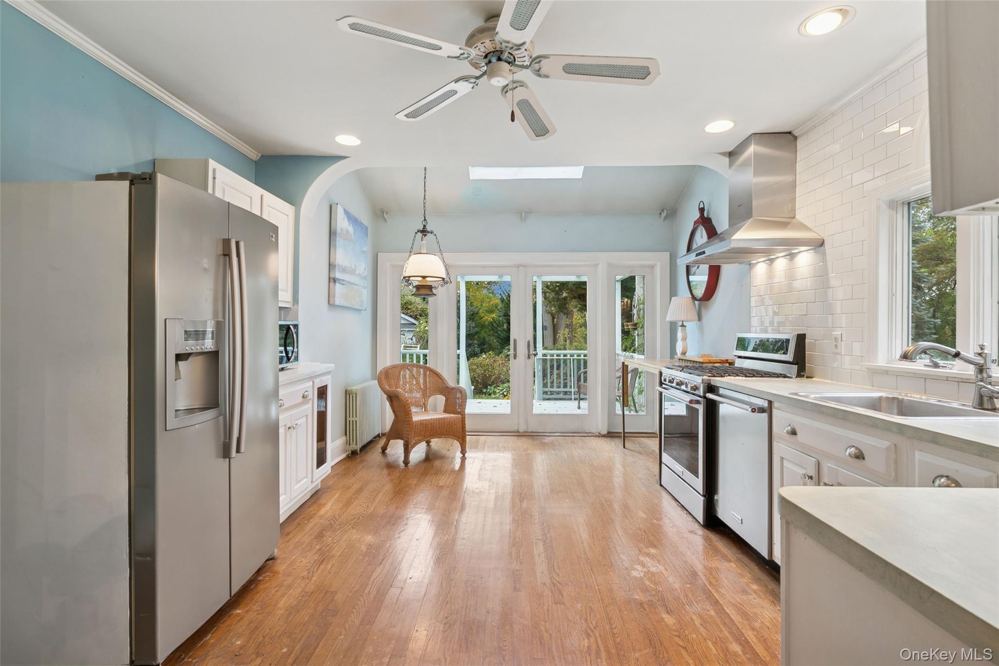 #12 photo, 105 Soundview Road, Huntington , NY 11743