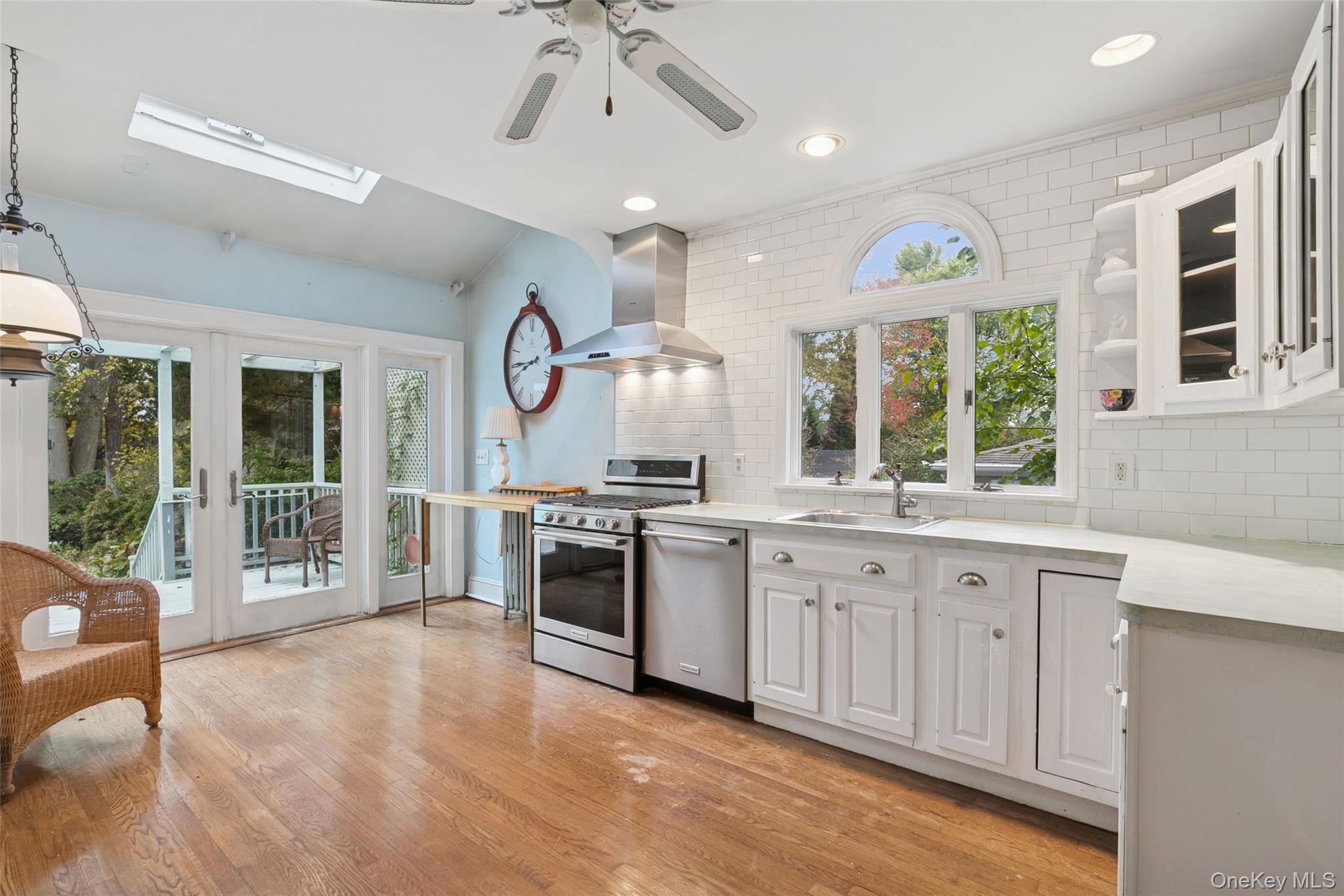 #13 photo, 105 Soundview Road, Huntington , NY 11743