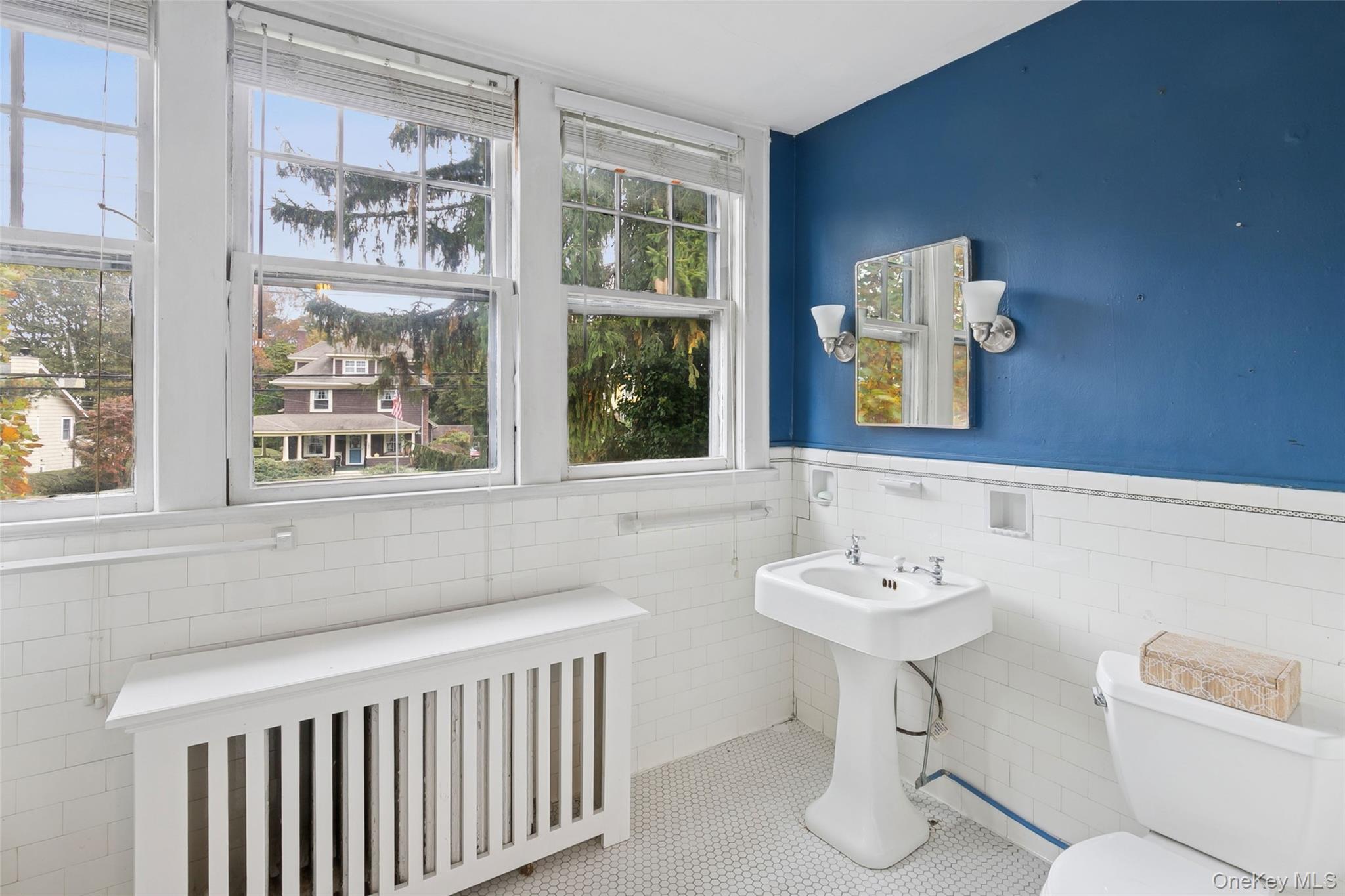 #18 photo, 105 Soundview Road, Huntington , NY 11743