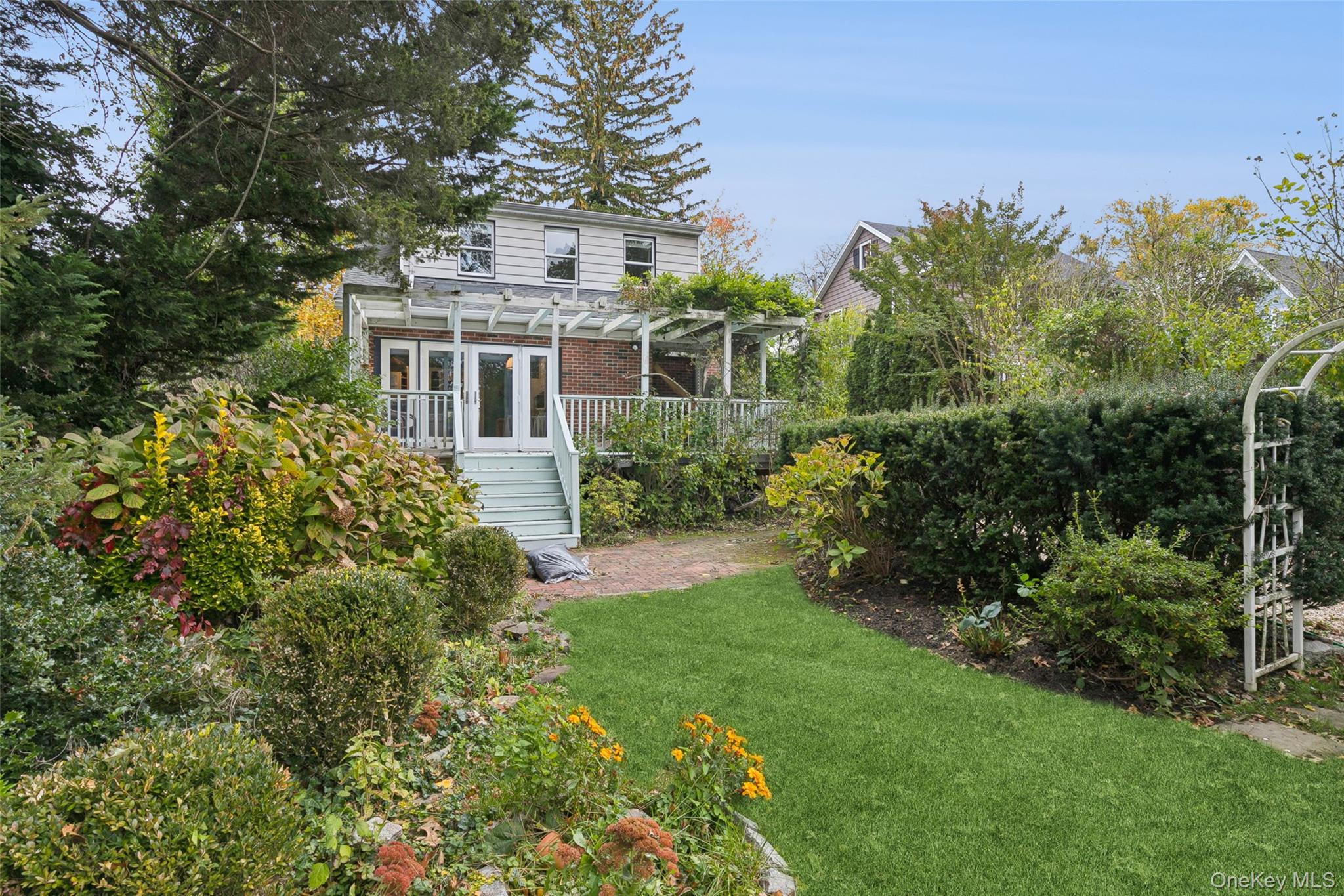 #19 photo, 105 Soundview Road, Huntington , NY 11743