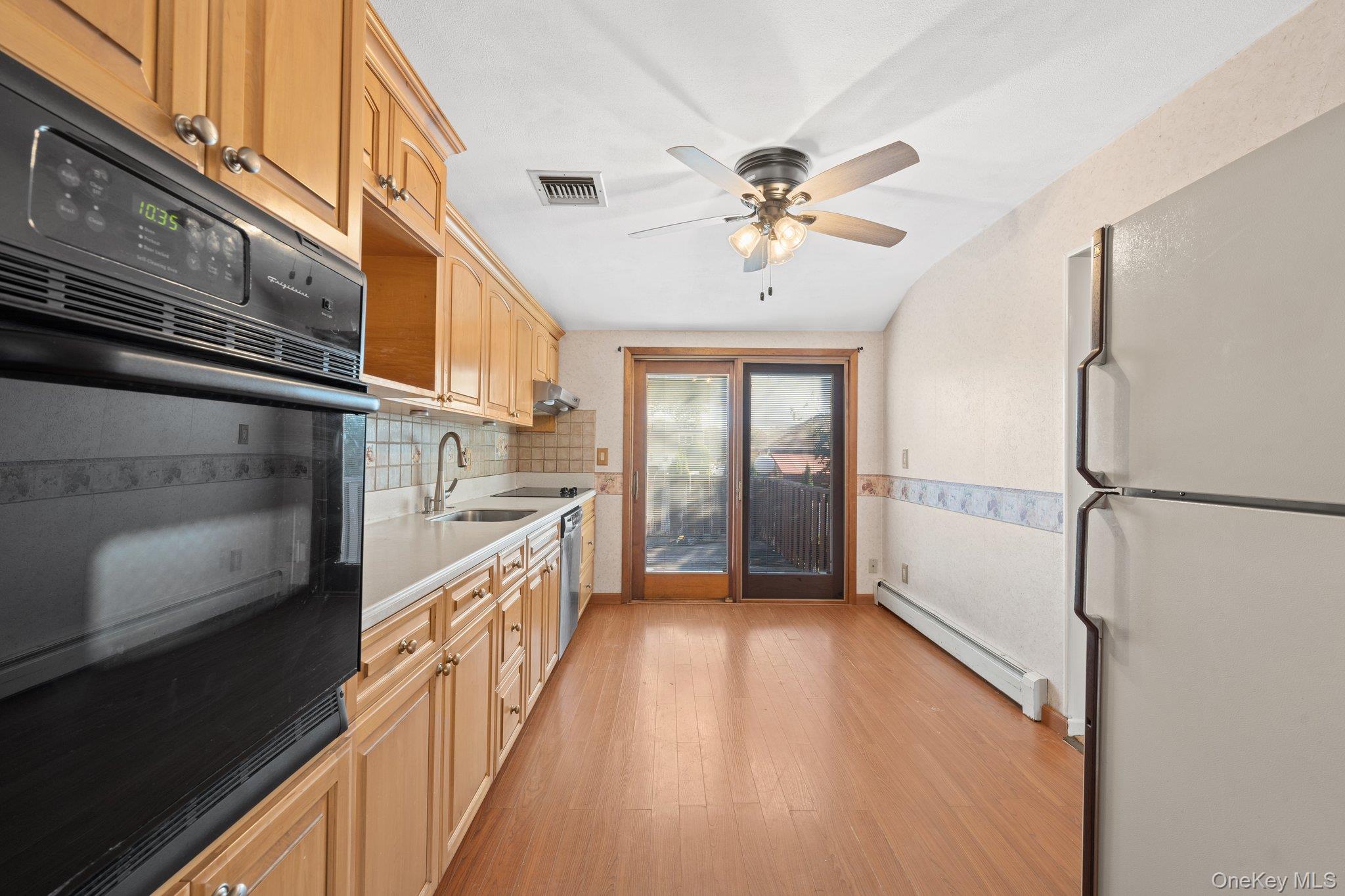 #13 photo, 444 S 6th Street, サフォーク郡 Lindenhurst , NY 11757