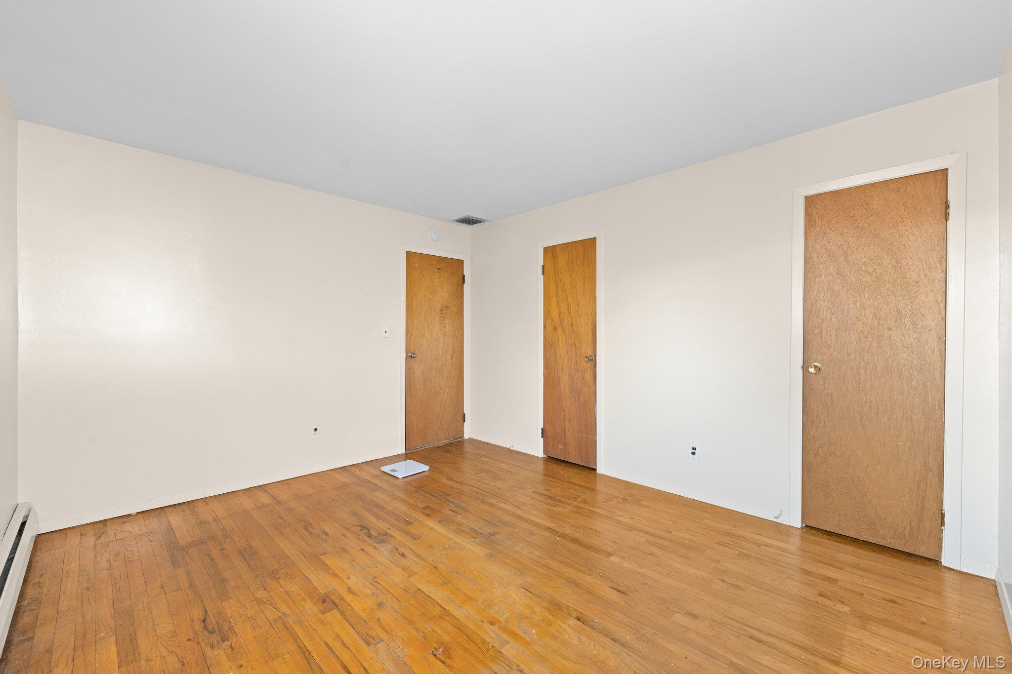 #19 photo, 444 S 6th Street, サフォーク郡 Lindenhurst , NY 11757