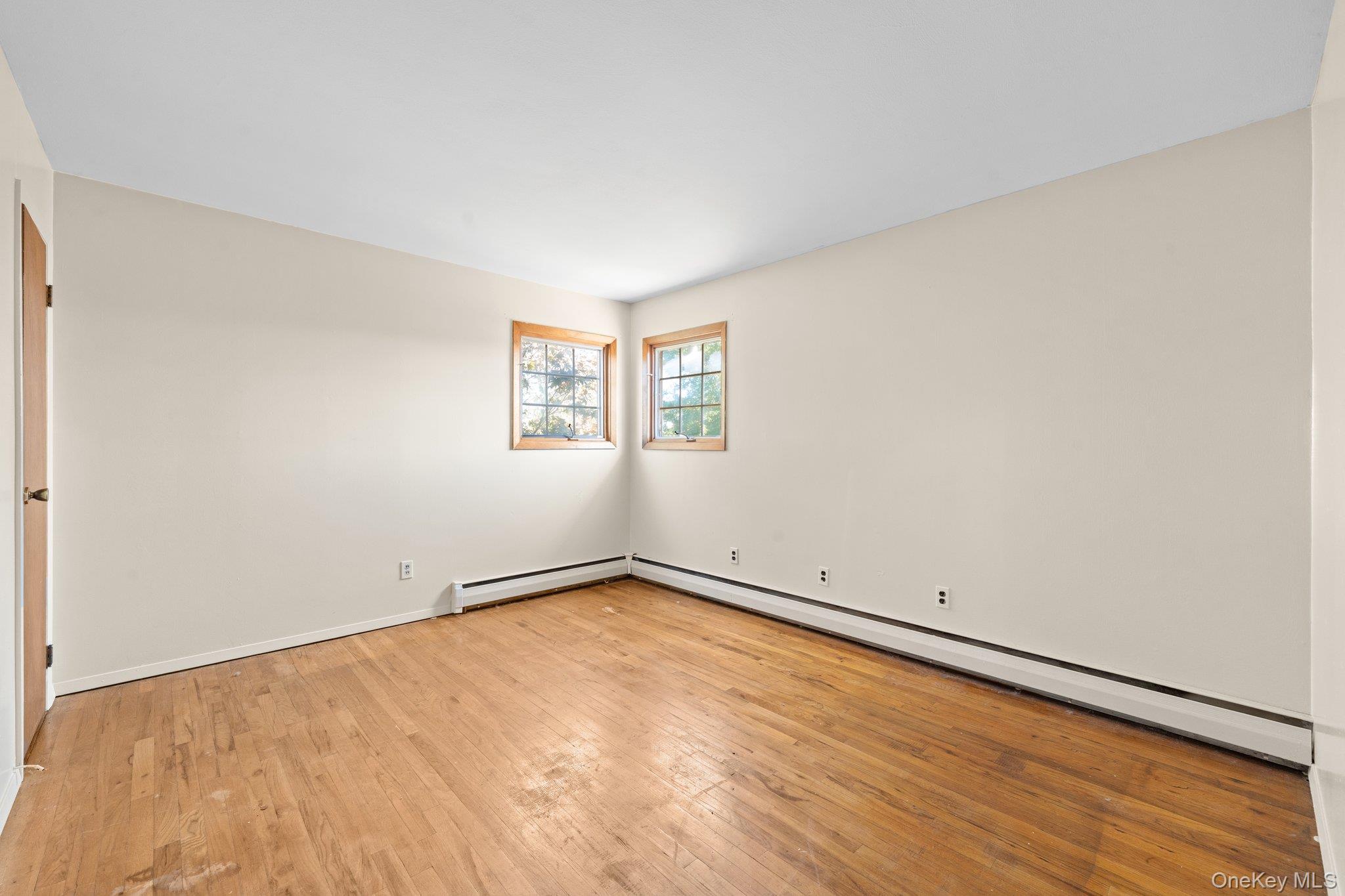 #20 photo, 444 S 6th Street, サフォーク郡 Lindenhurst , NY 11757