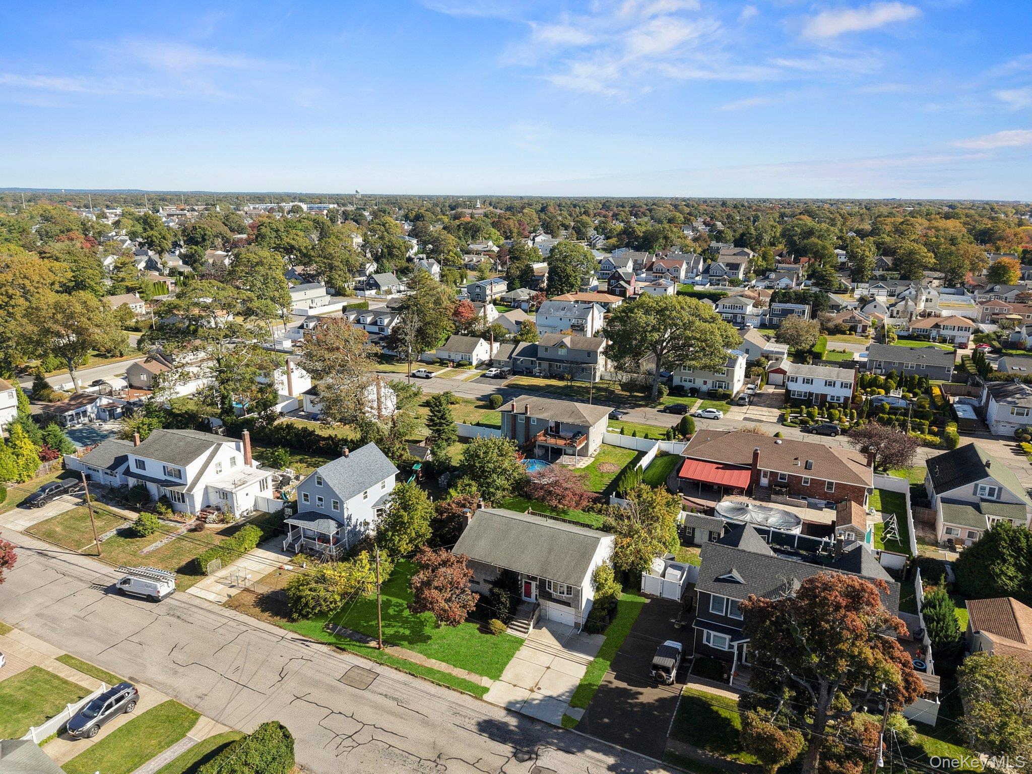 #3 photo, 444 S 6th Street, サフォーク郡 Lindenhurst , NY 11757