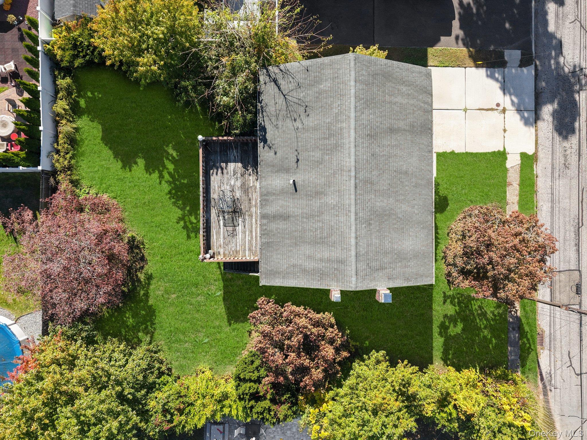 #5 photo, 444 S 6th Street, サフォーク郡 Lindenhurst , NY 11757