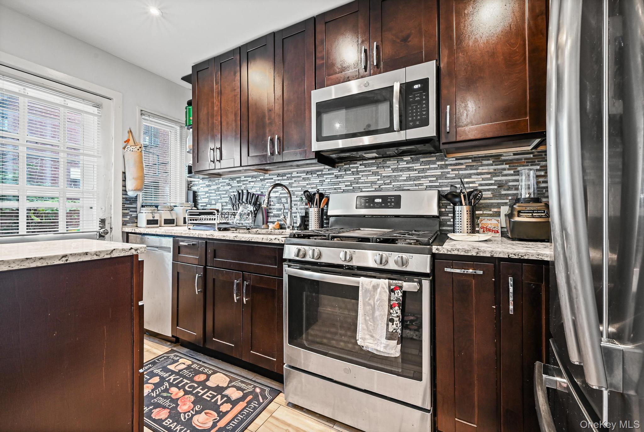 #7 photo, 67-09 218th Street, クイーンズ区 Oakland Gardens , NY 11364