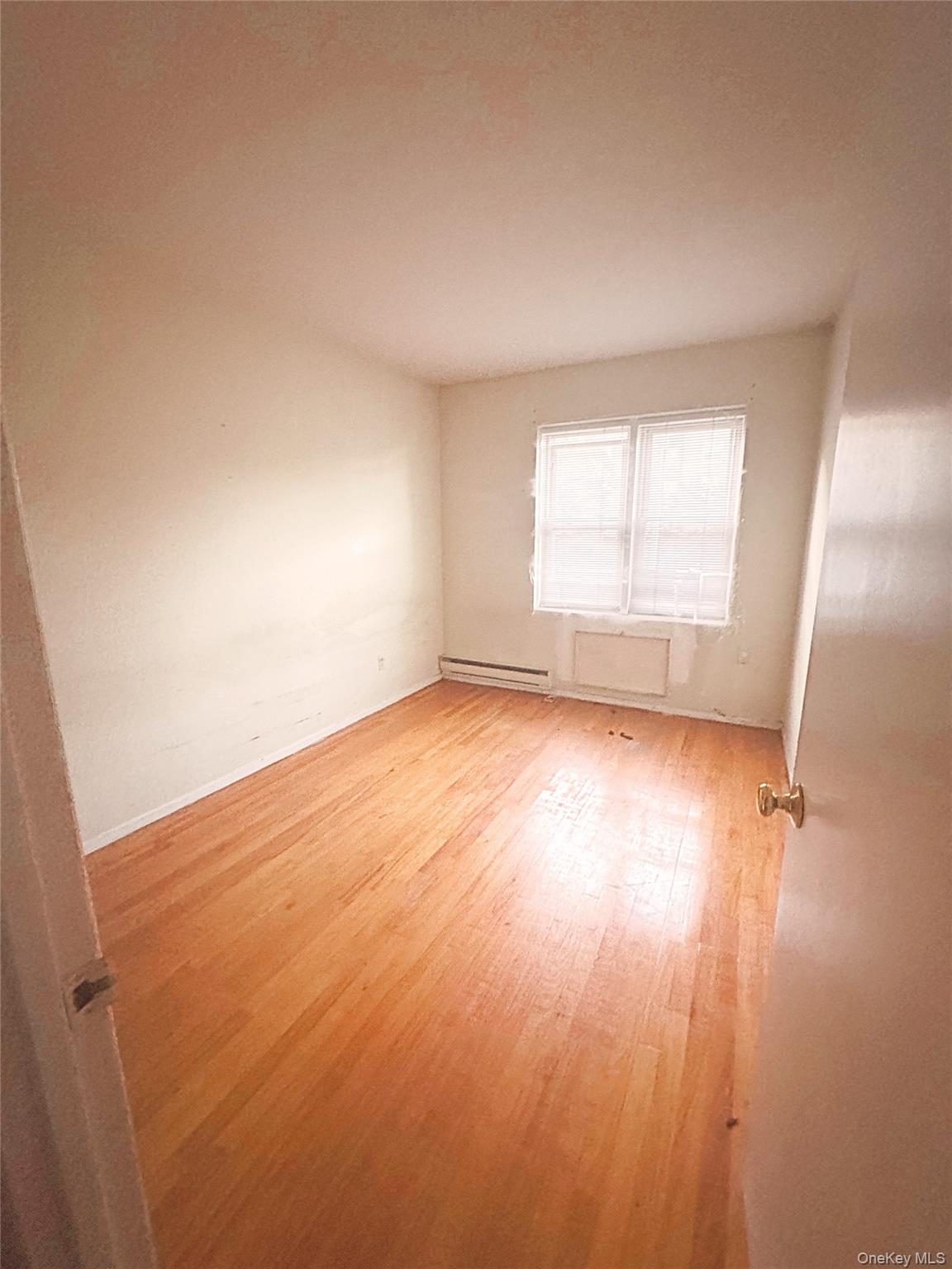 #12 photo, 210-24 23rd Avenue, クイーンズ区 Bayside , NY 11360