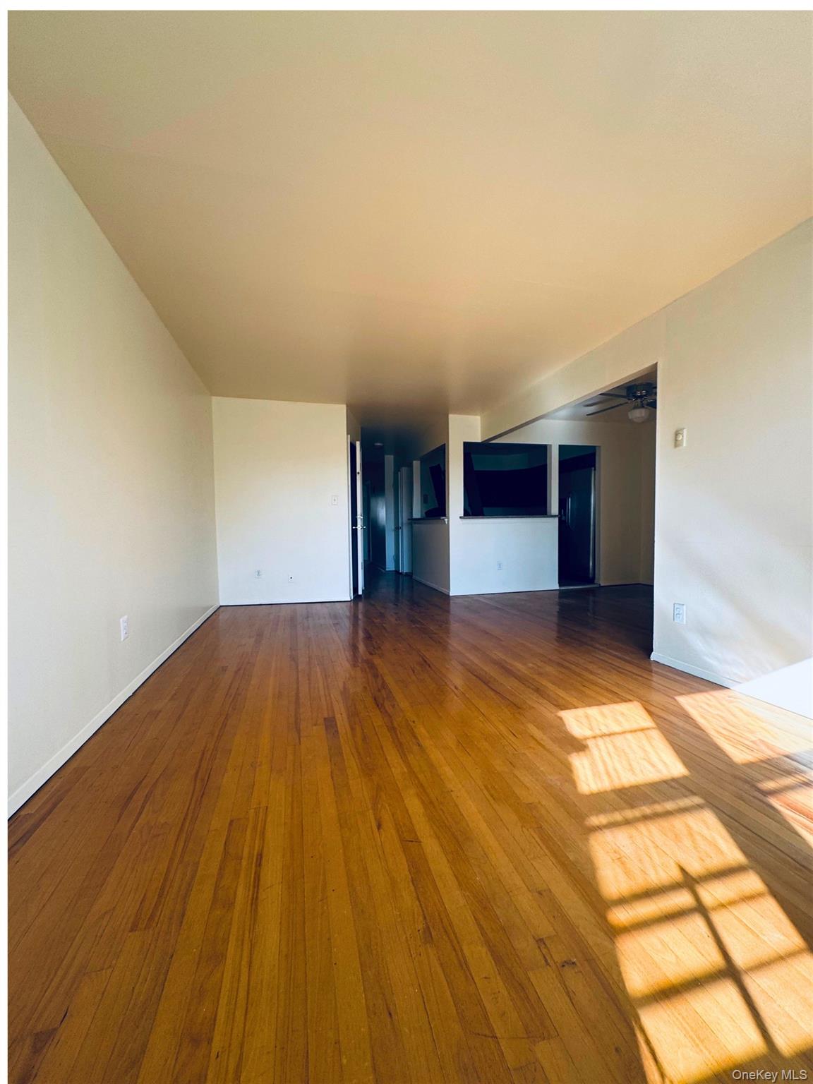 #3 photo, 210-24 23rd Avenue, クイーンズ区 Bayside , NY 11360