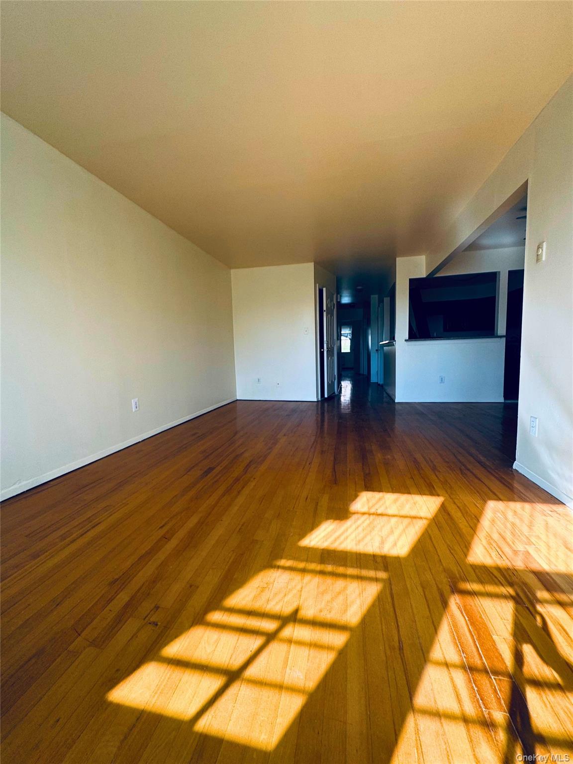 #4 photo, 210-24 23rd Avenue, クイーンズ区 Bayside , NY 11360