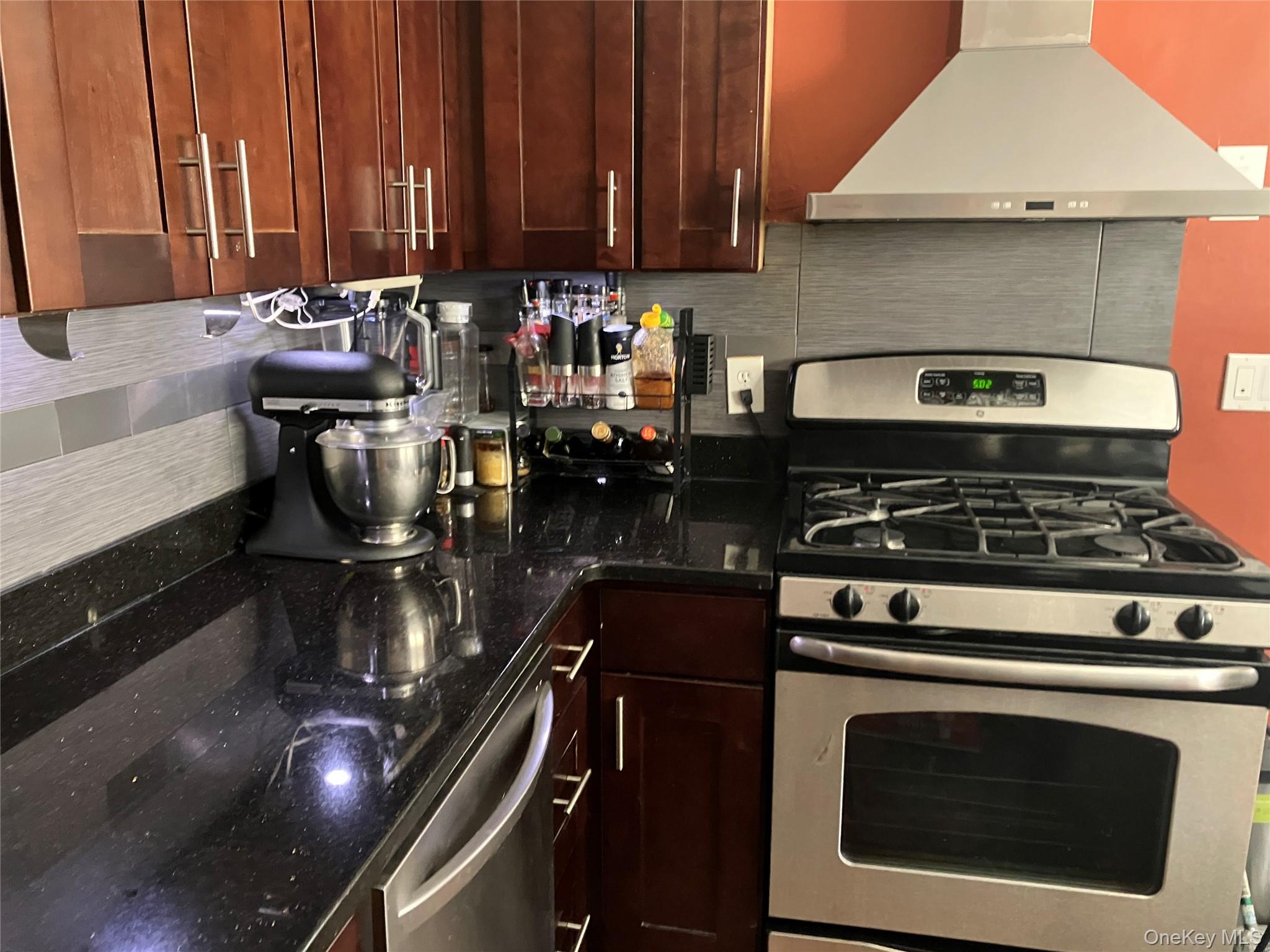 #4 photo, 19 Tatterson Street, ナッソー郡 Roslyn , NY 11576