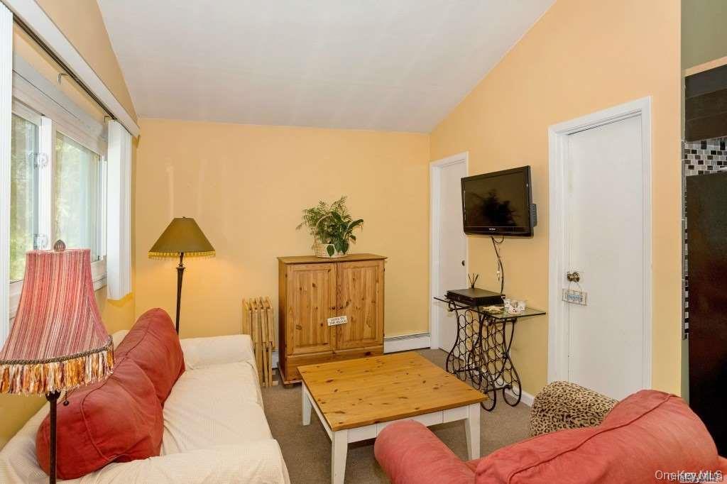 #3 photo, 843 Outlook Avenue, サフォーク郡 West Babylon , NY 11704