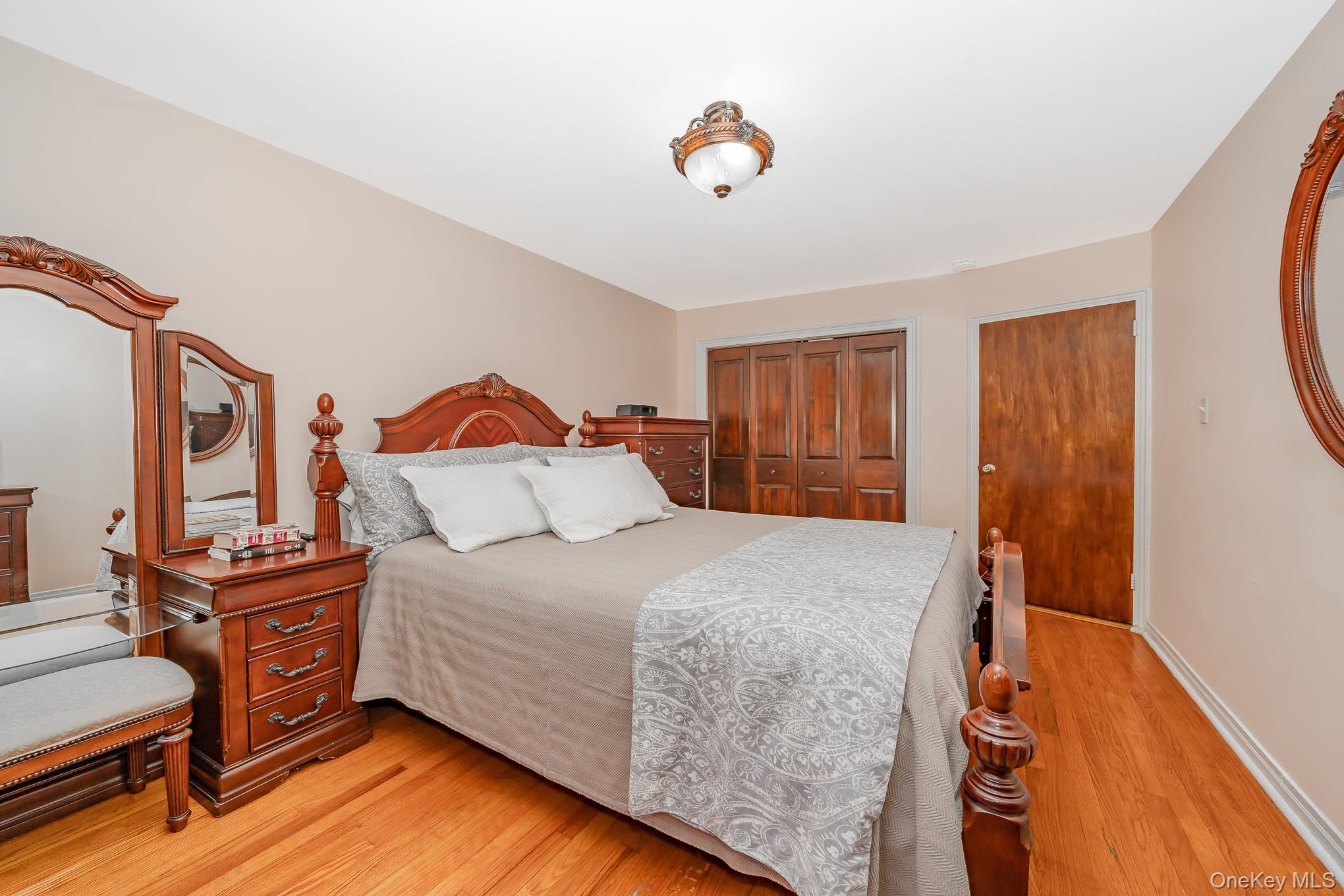 #10 photo, 86-09 77th Avenue, クイーンズ区 Glendale , NY 11385