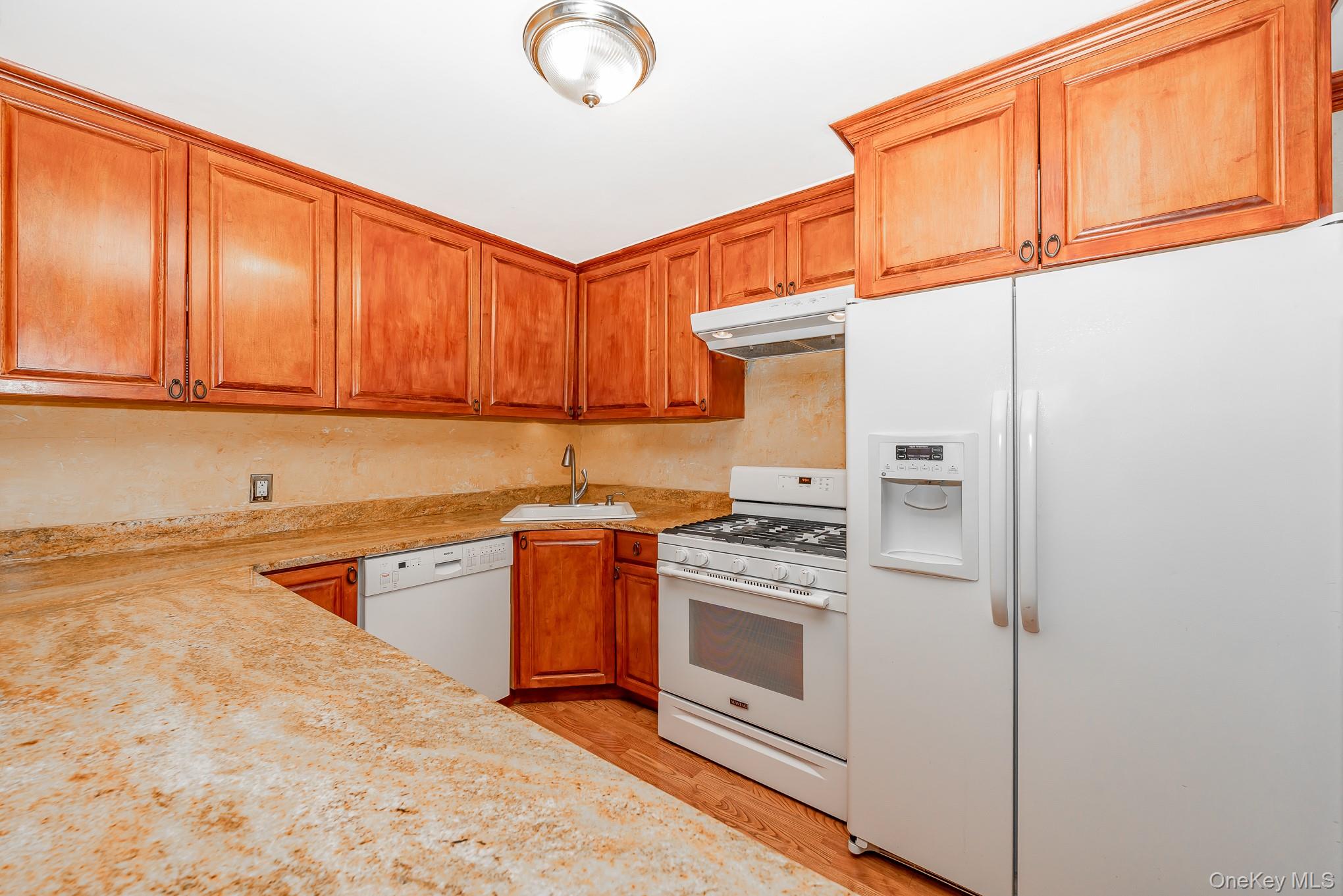 #15 photo, 86-09 77th Avenue, クイーンズ区 Glendale , NY 11385