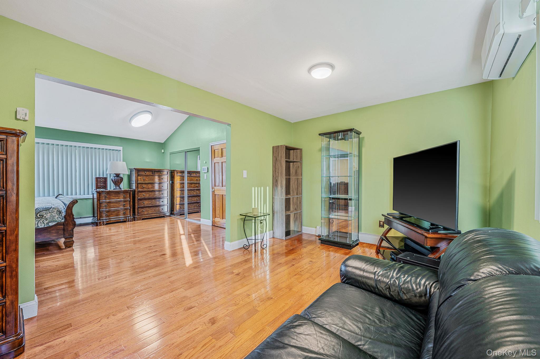 #12 photo, 1655 Stein Drive, Bay Shore , NY 11706