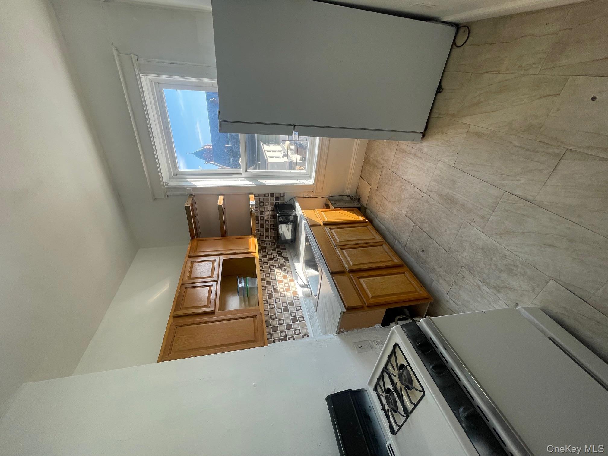 #13 photo, 117-10 Atlantic Avenue, Richmond Hill , NY 11419