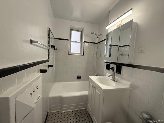 #5 photo, 62-59 108th Street, Forest Hills , NY 11375