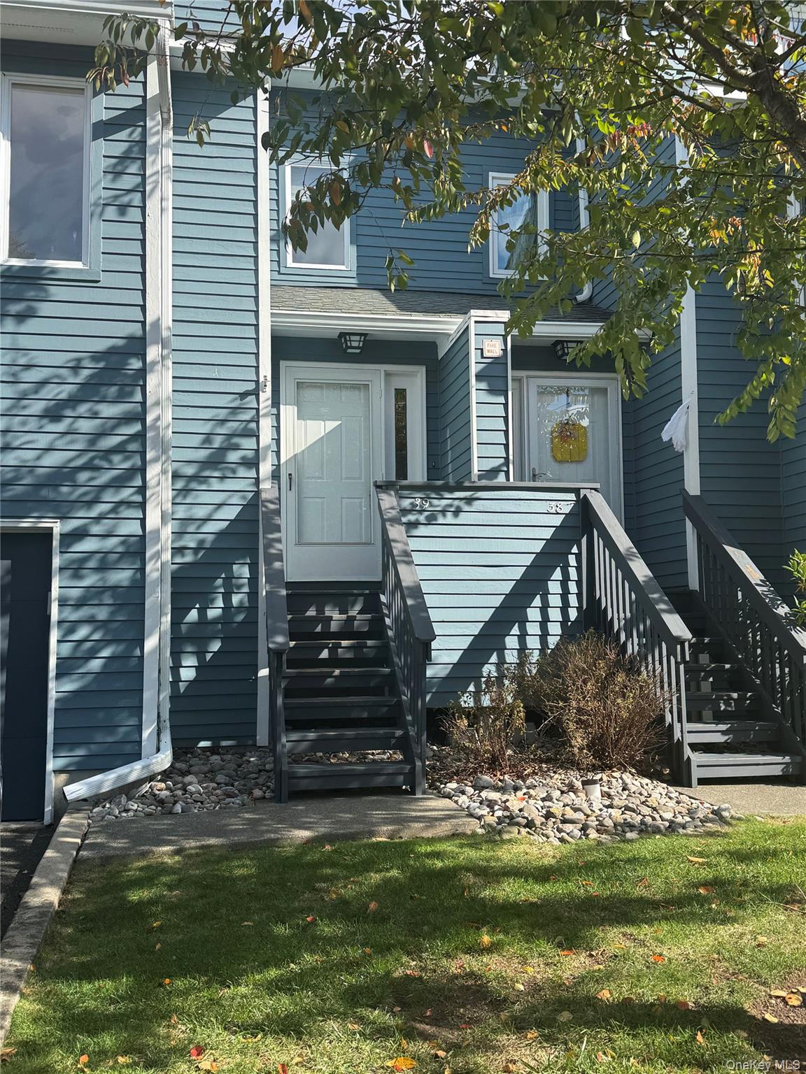 #12 photo, 39 Village Green, Bardonia , NY 10954